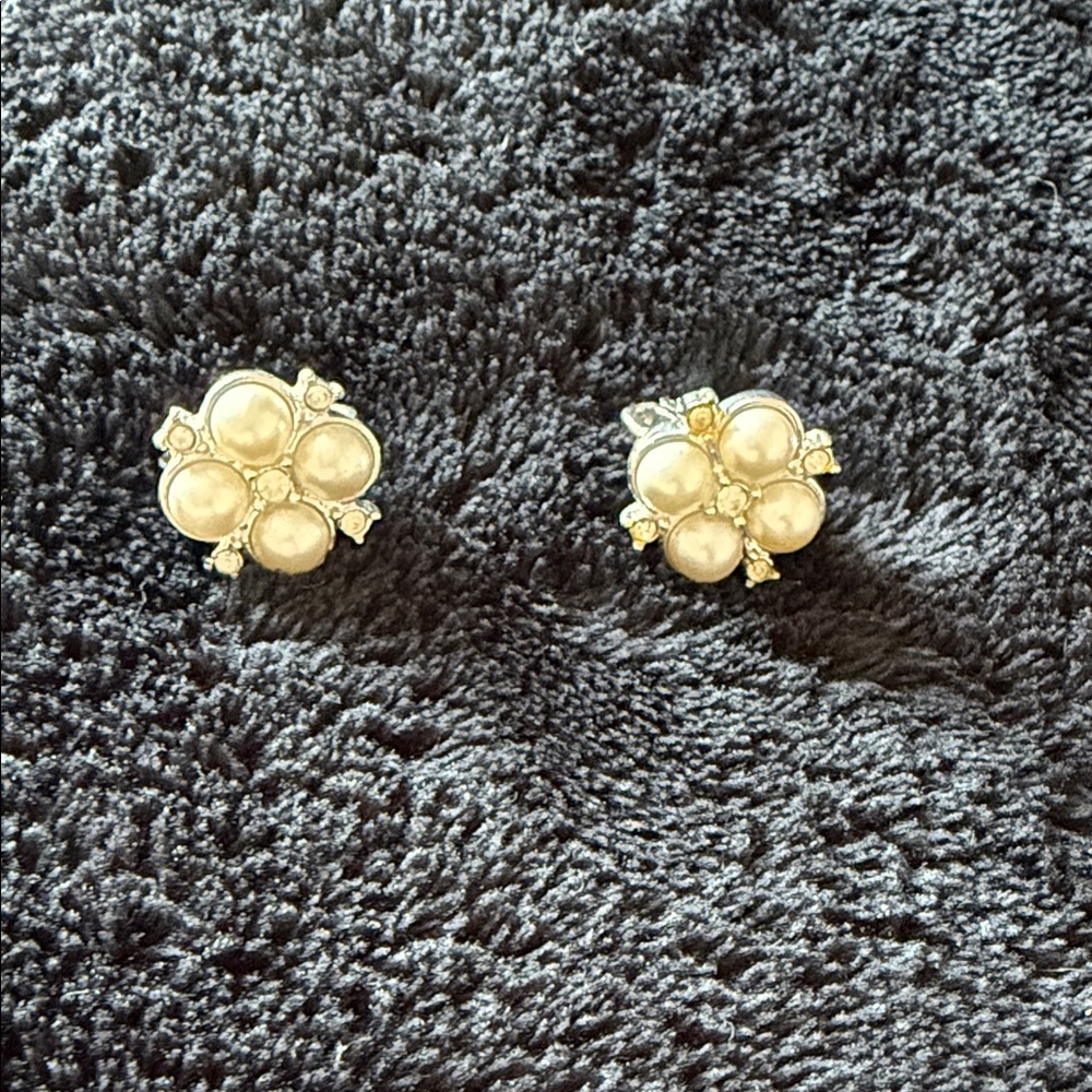 Elegant Pearl and Crystal Flower Earrings